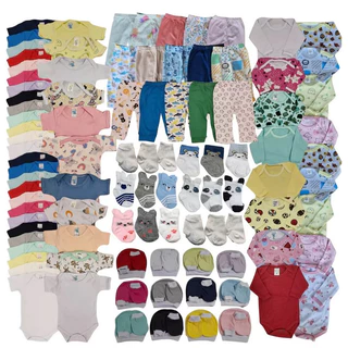Kit de enxoval com bodies, calças e acessórios para bebê
